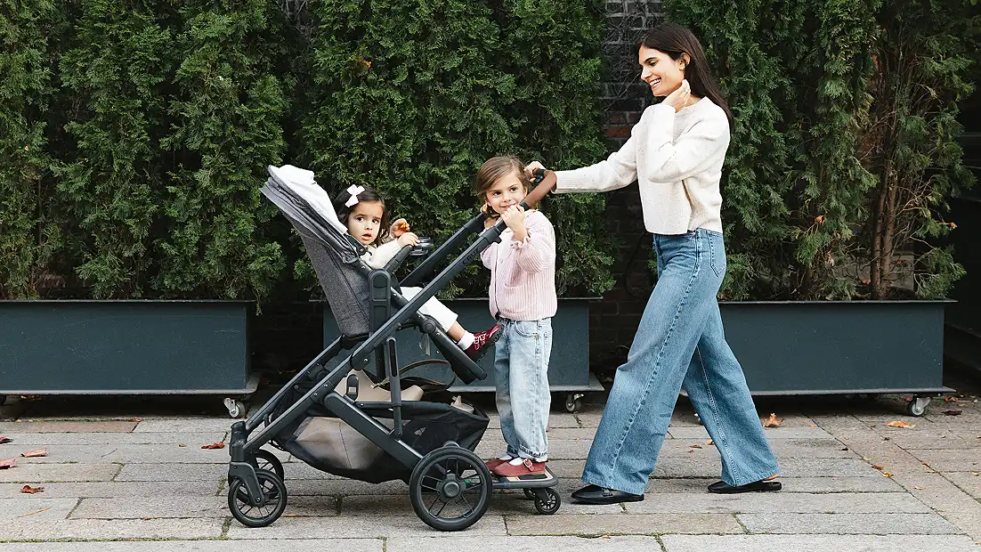 Family using Cruz V3 and Piggyback